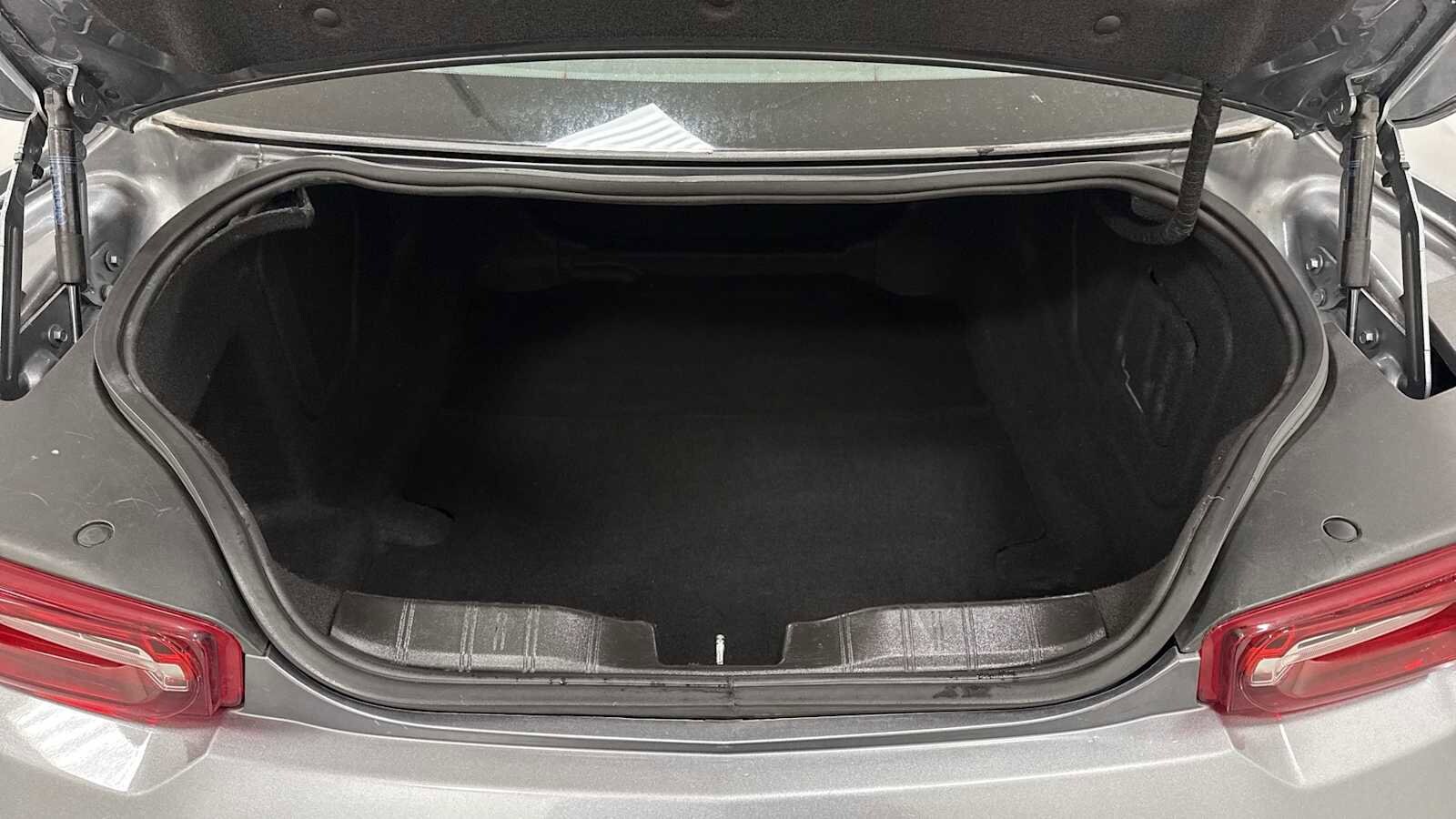 Thumbnail: 2020 Chevrolet Camaro - 27