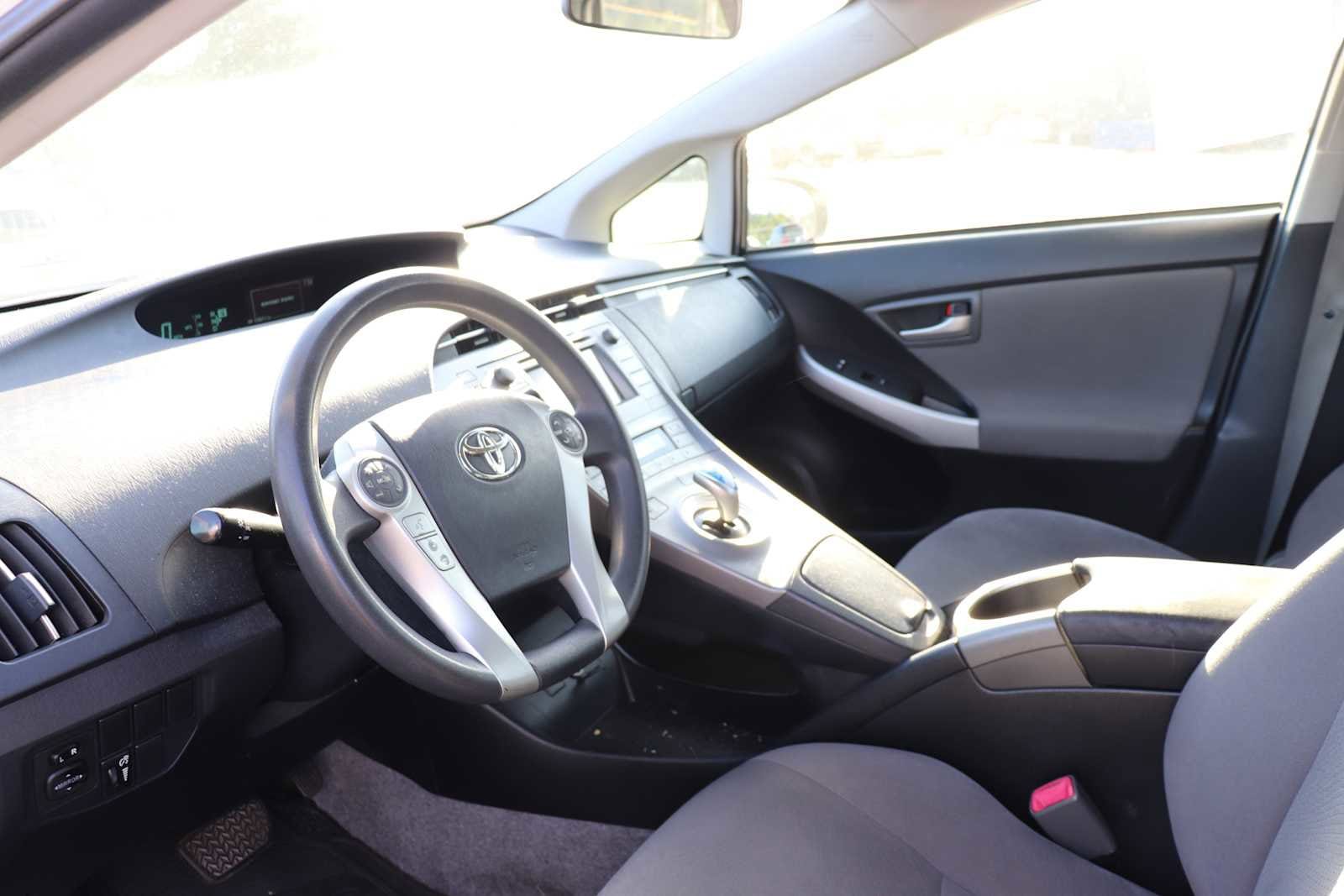2013 Toyota Prius Three 10