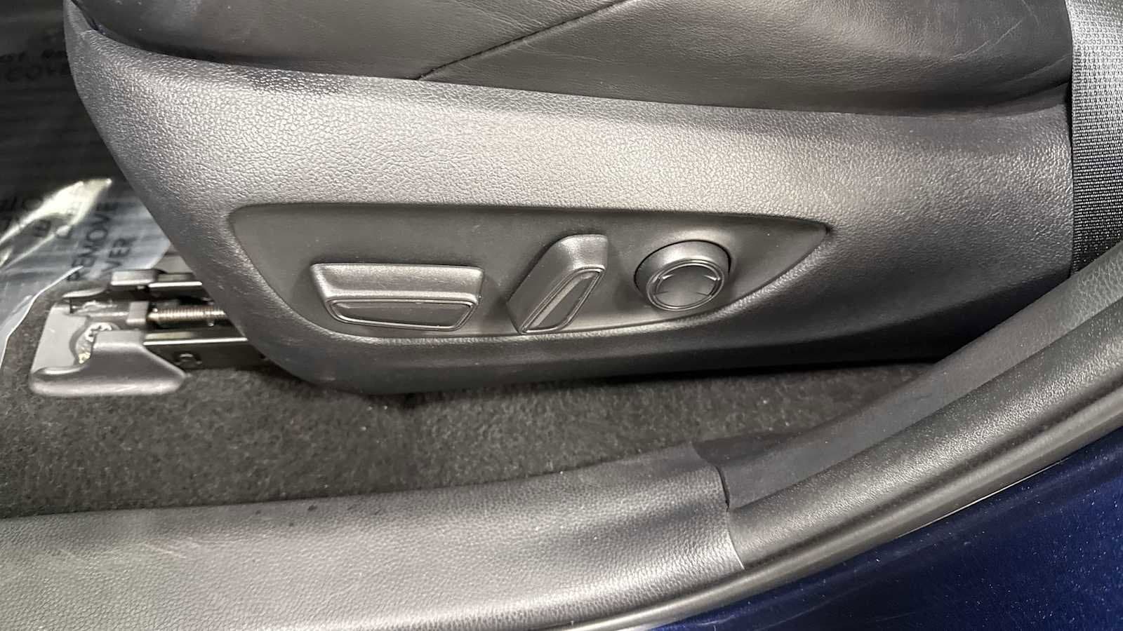 Thumbnail: 2021 Toyota RAV4 - 14