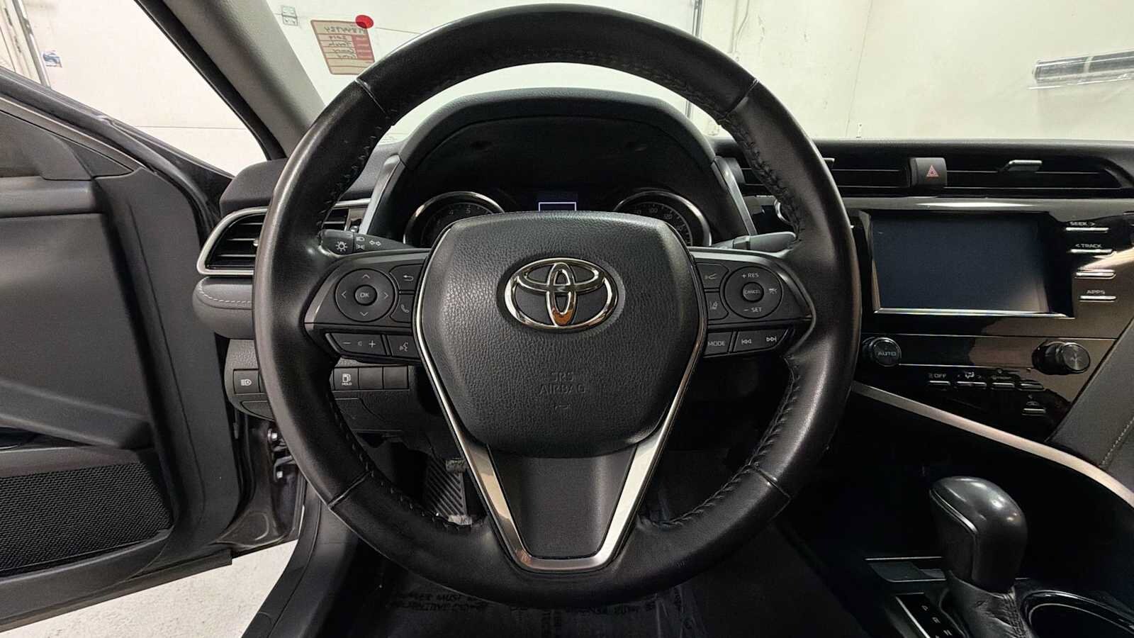 Thumbnail: 2019 Toyota Camry - 16