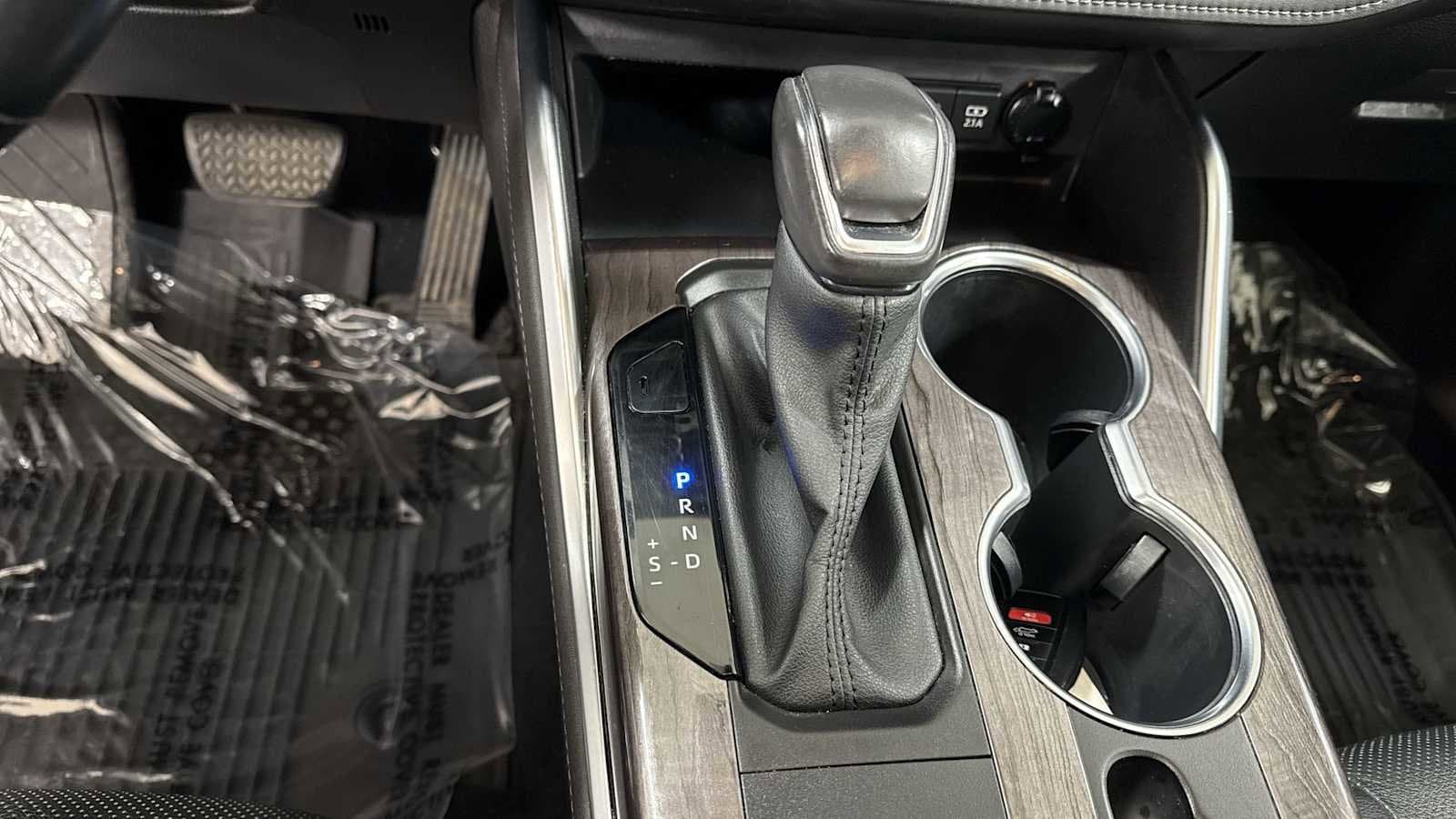 Thumbnail: 2021 Toyota Highlander - 22