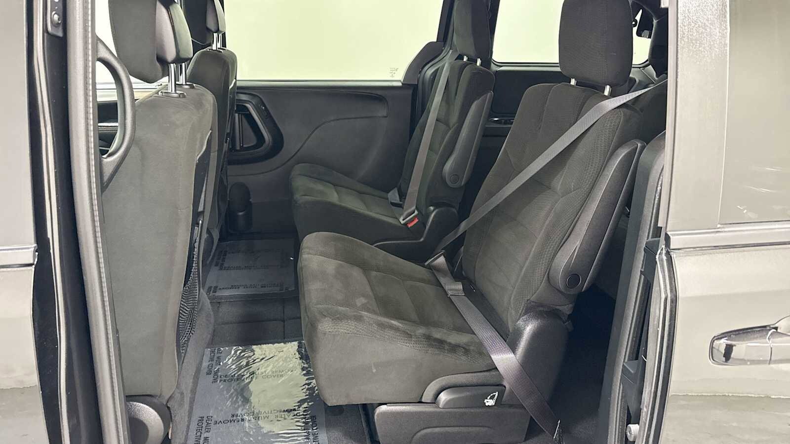 Thumbnail: 2015 Dodge Grand Caravan - 22