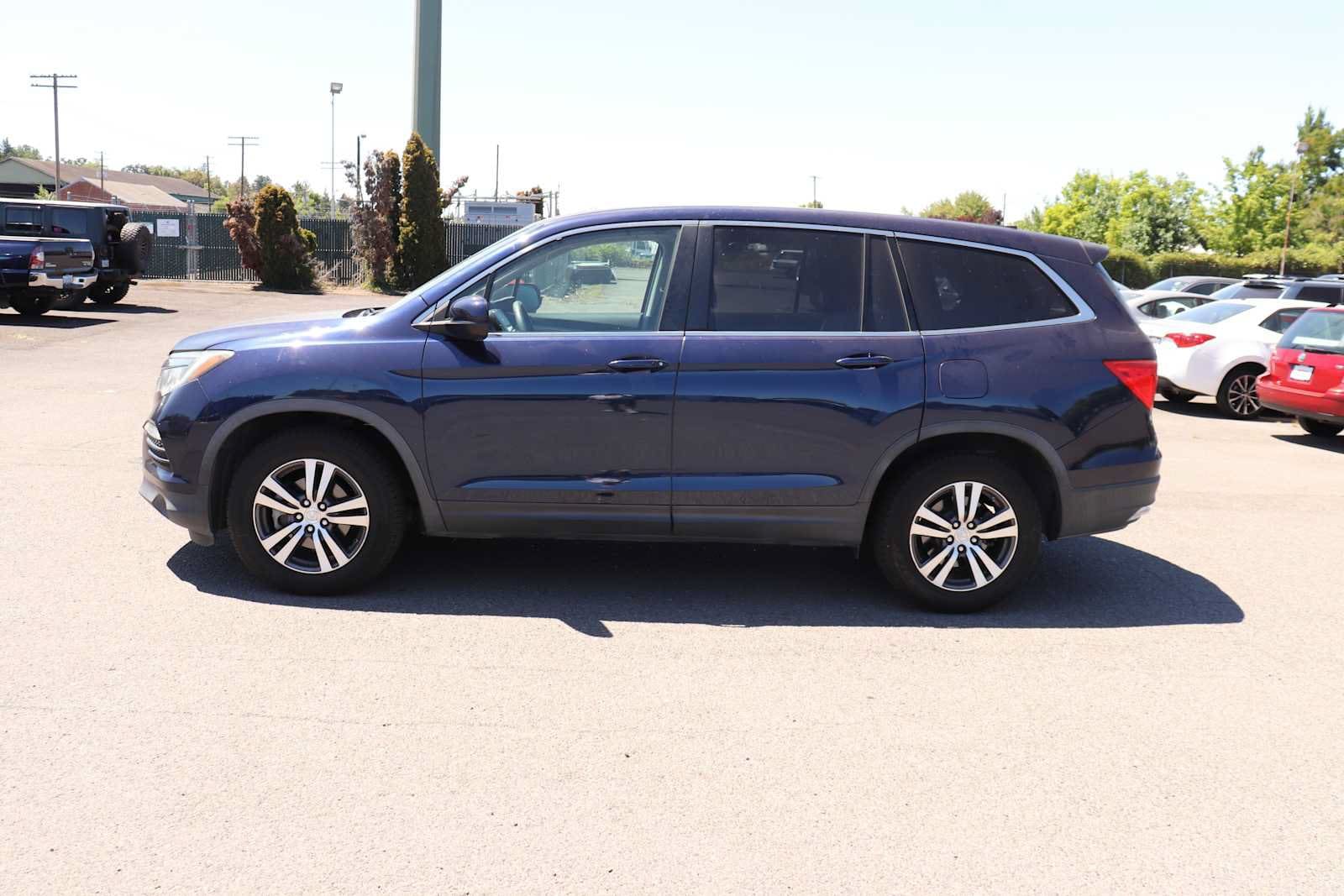 Thumbnail: 2018 Honda Pilot - 8