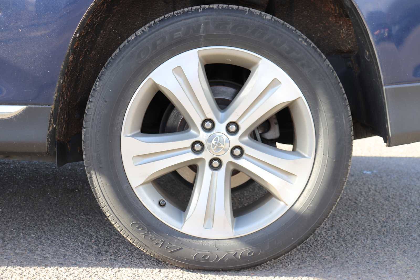 Thumbnail: 2012 Toyota Highlander - 9