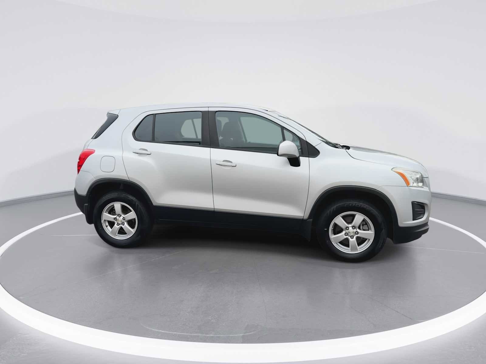 Thumbnail: 2016 Chevrolet Trax - 9