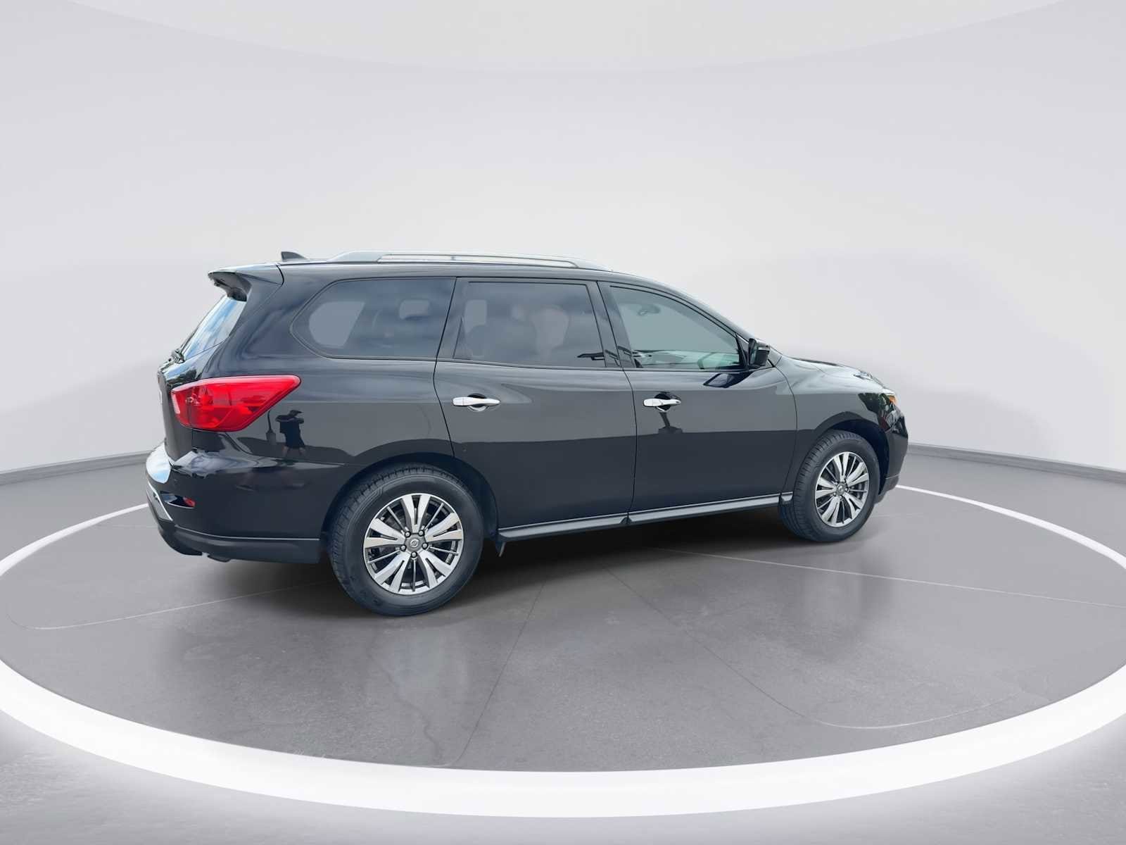 Thumbnail: 2019 Nissan Pathfinder - 8