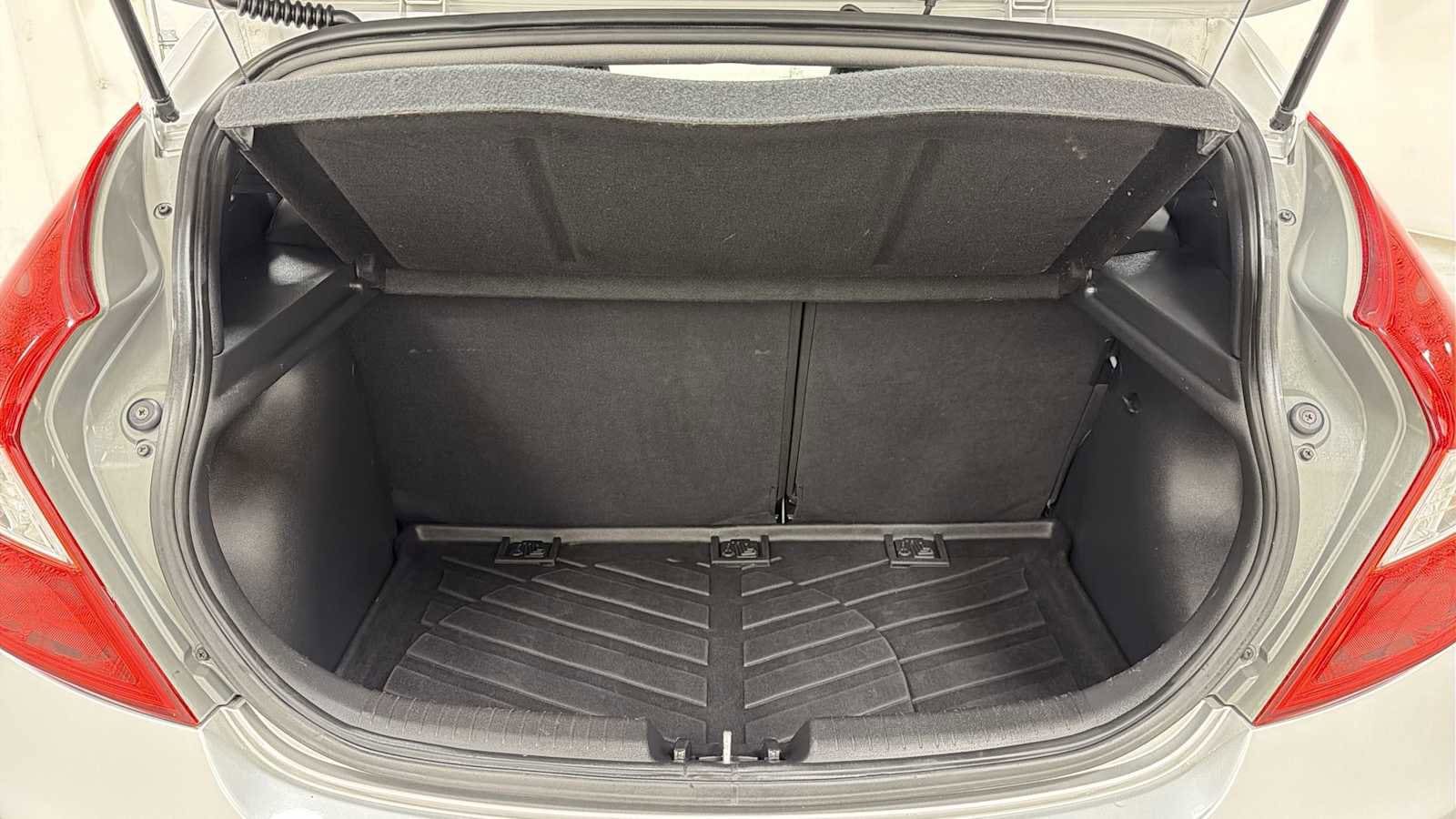 Thumbnail: 2012 Hyundai Accent - 25