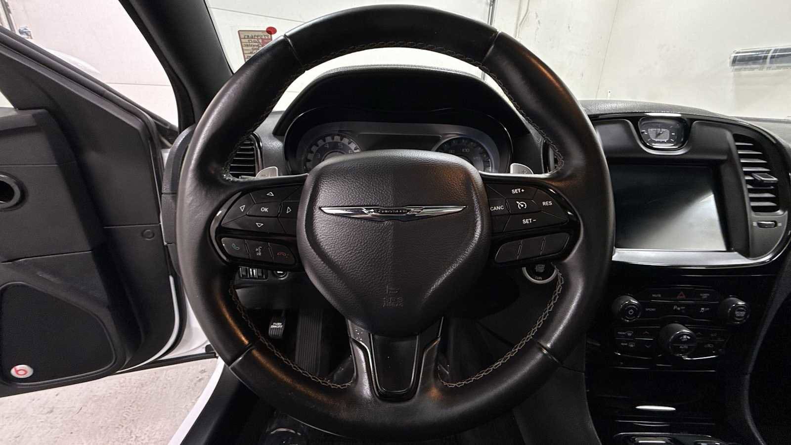 Thumbnail: 2017 Chrysler 300 - 16