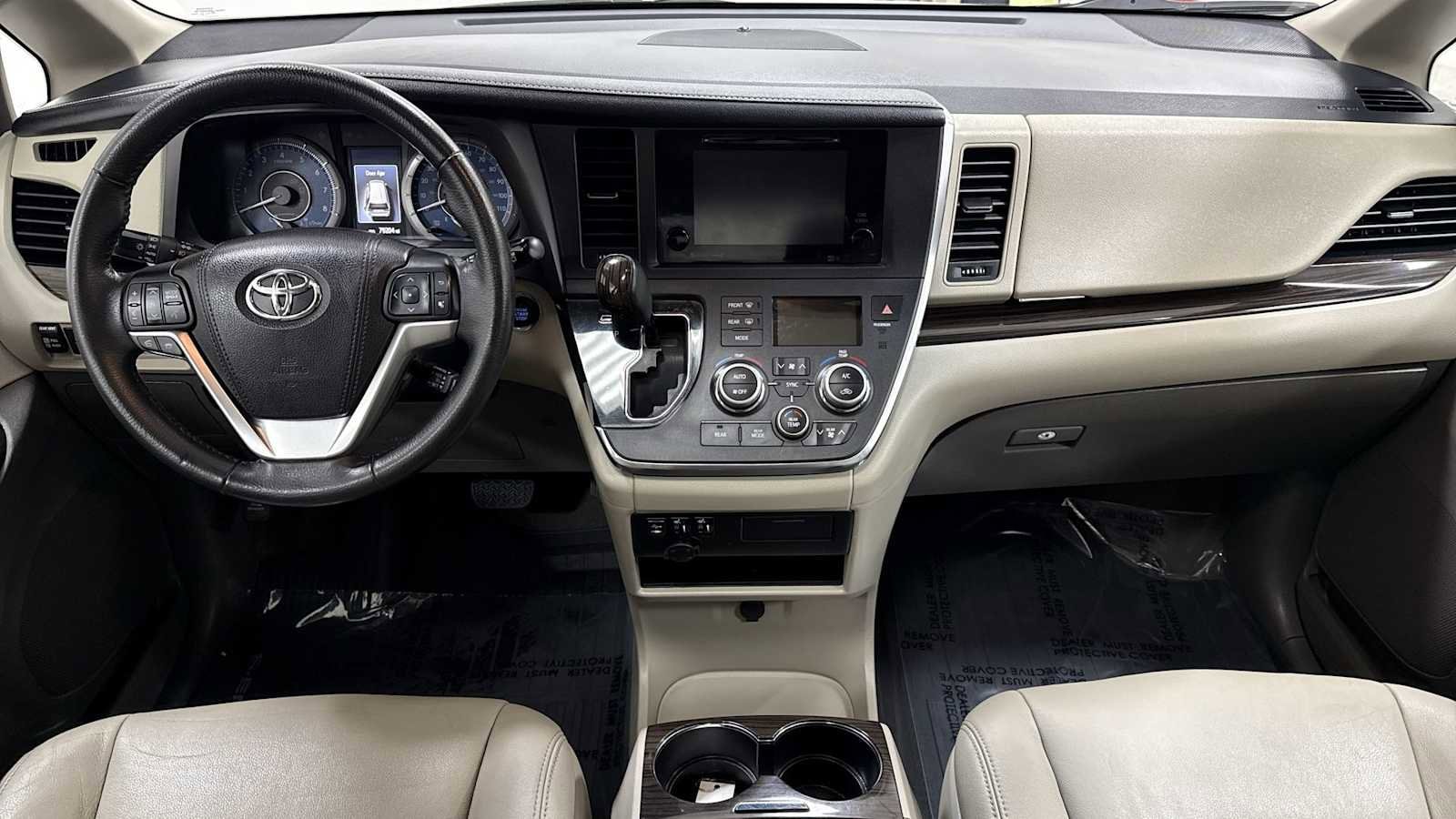 Thumbnail: 2017 Toyota Sienna - 28