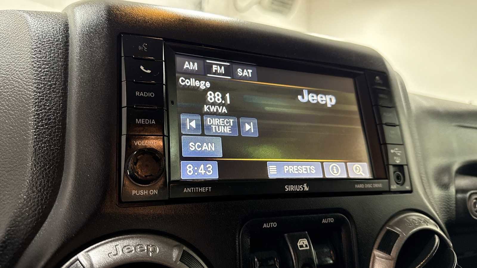 Thumbnail: 2017 Jeep Wrangler - 18