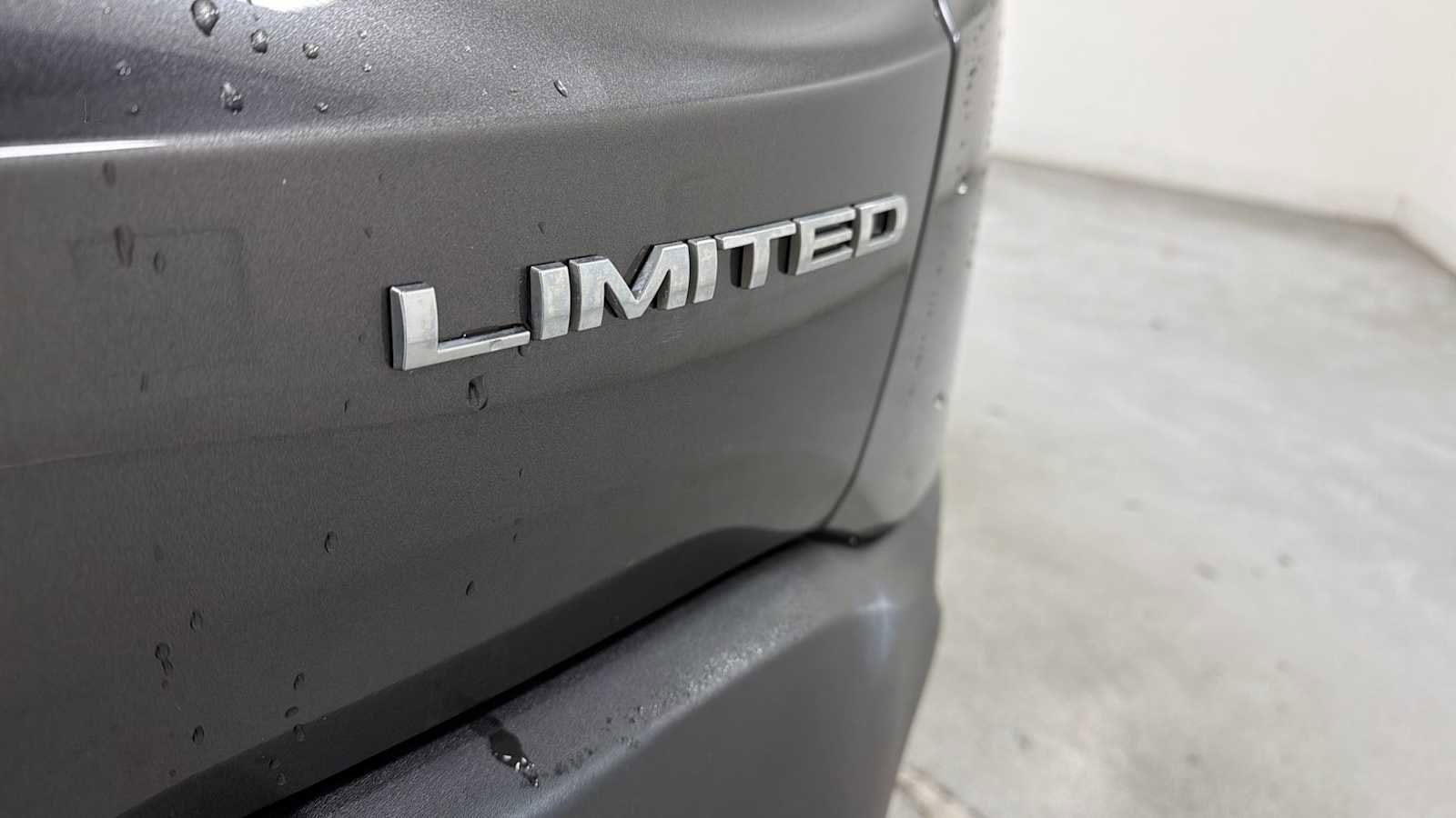 Thumbnail: 2016 Jeep Renegade - 28