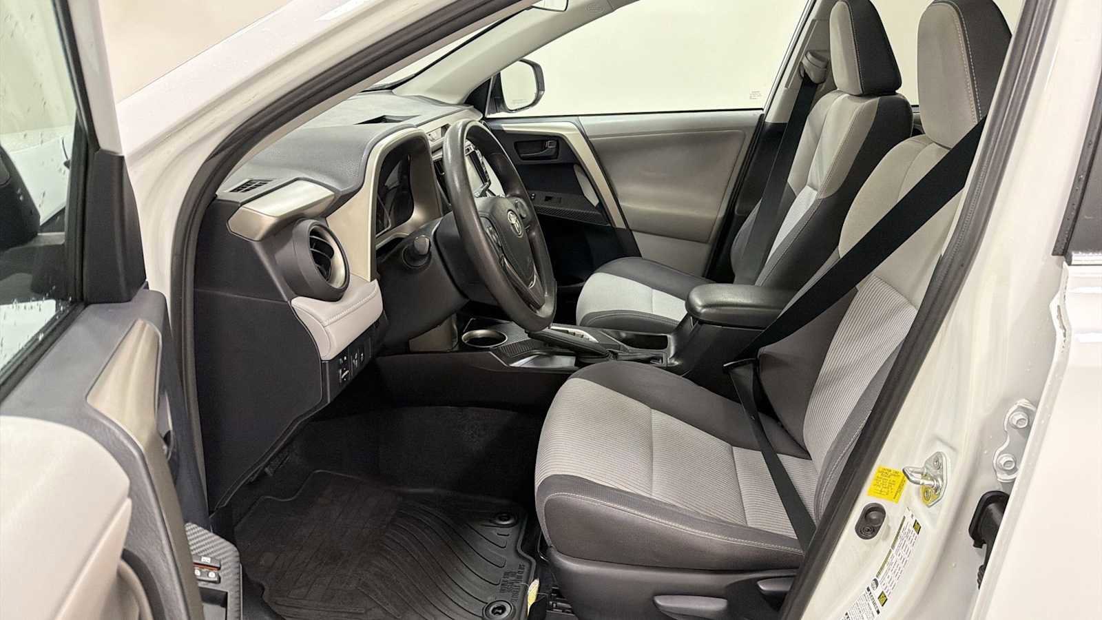 Thumbnail: 2013 Toyota RAV4 - 13