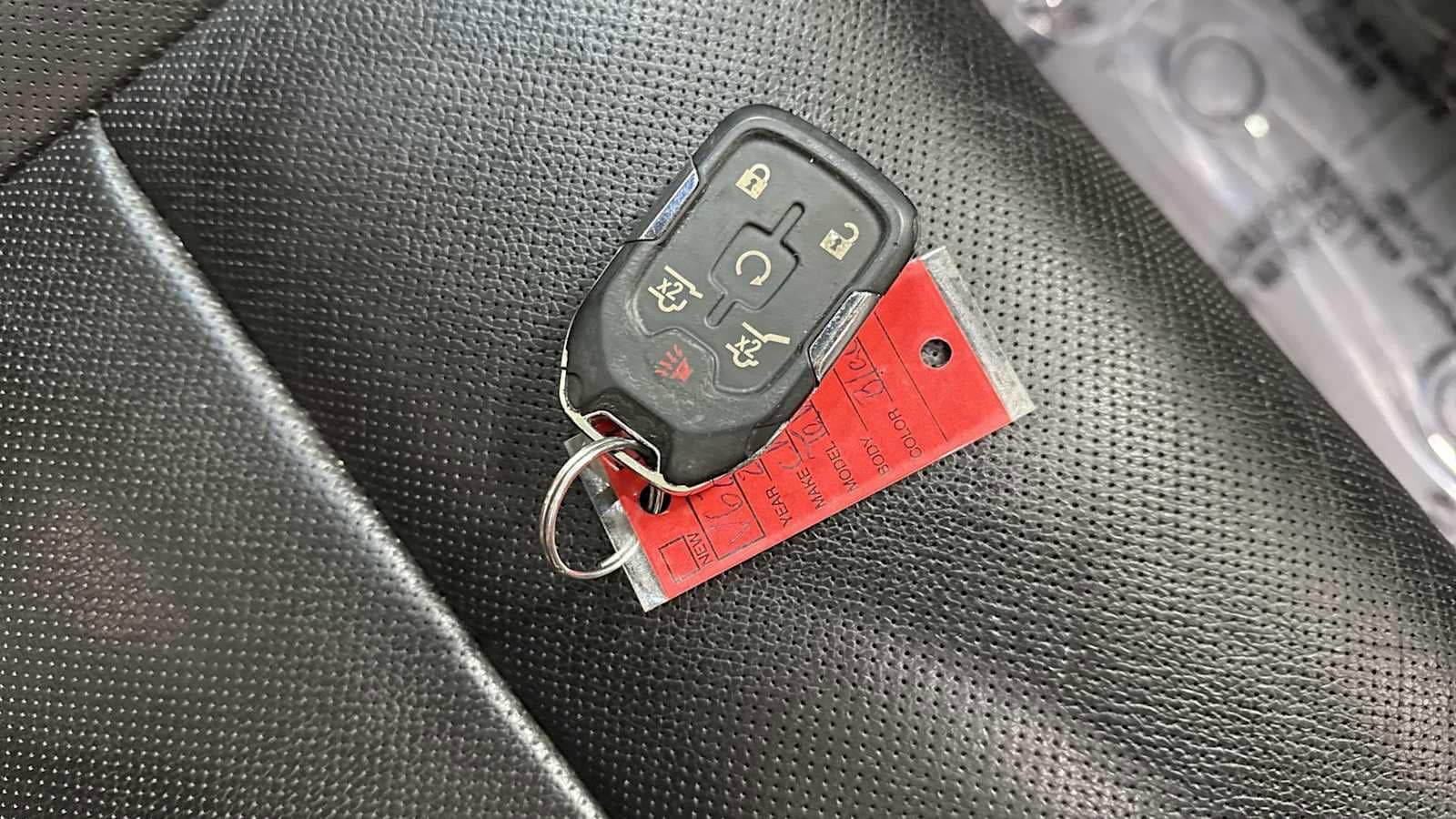 Thumbnail: 2015 Chevrolet Tahoe - 33