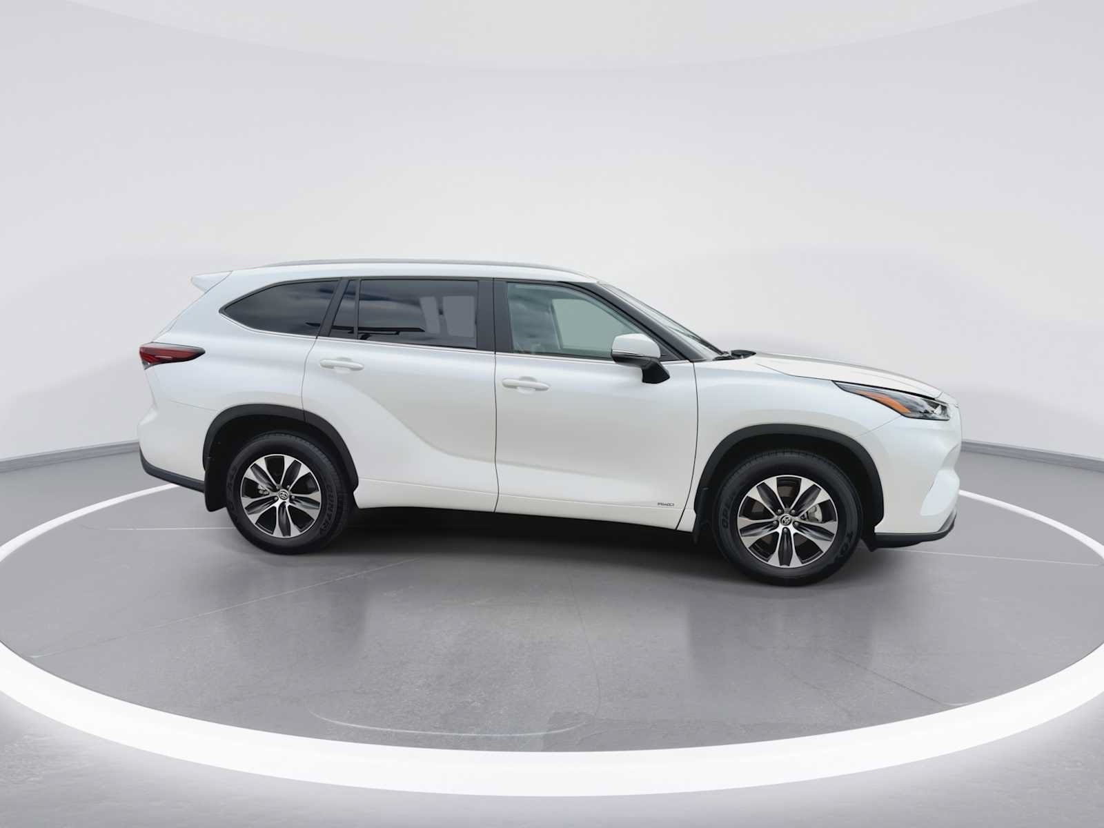 Thumbnail: 2026 Toyota Highlander - 9