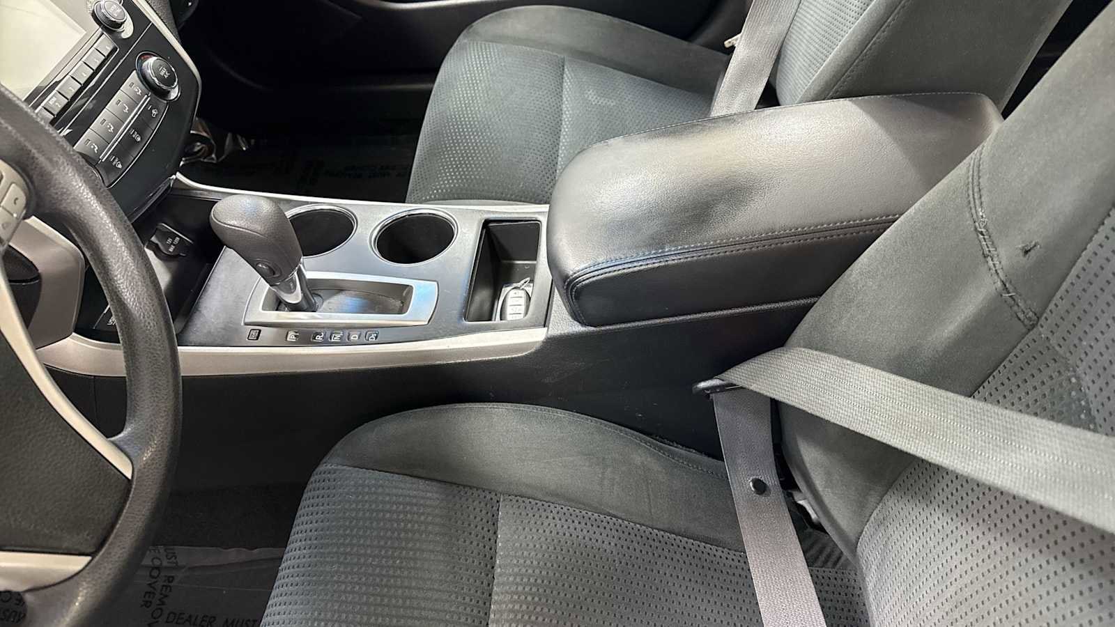 Thumbnail: 2015 Nissan Altima - 22