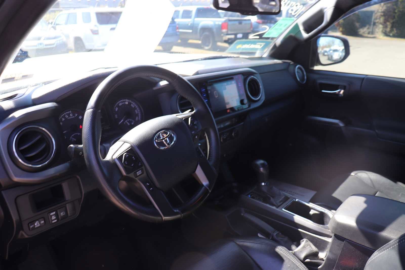 Thumbnail: 2018 Toyota Tacoma - 10