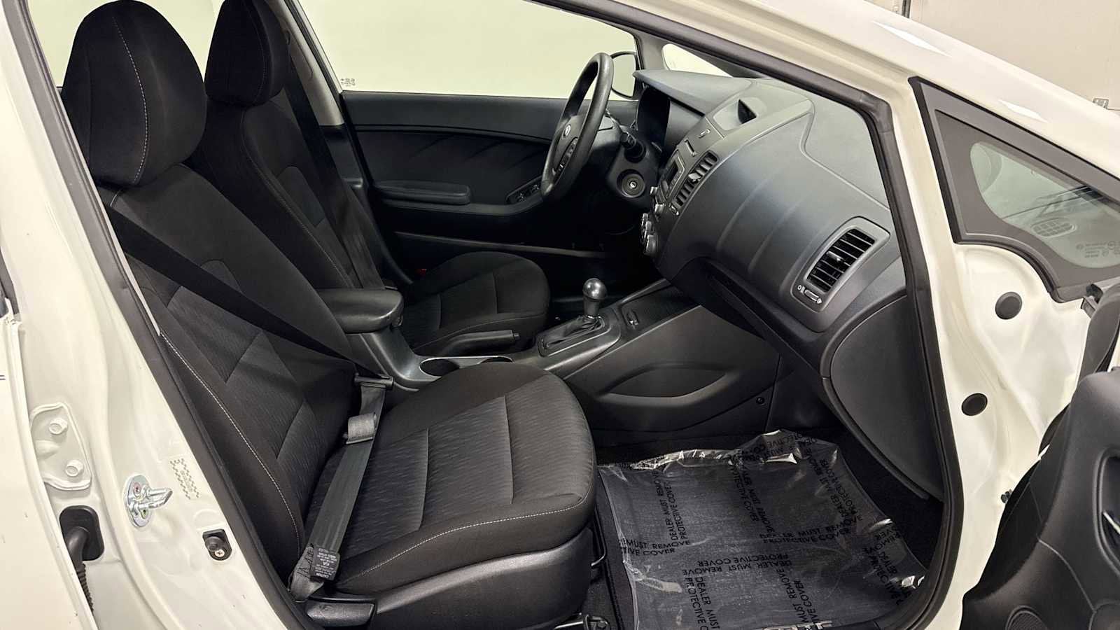 Thumbnail: 2016 Kia Forte - 27