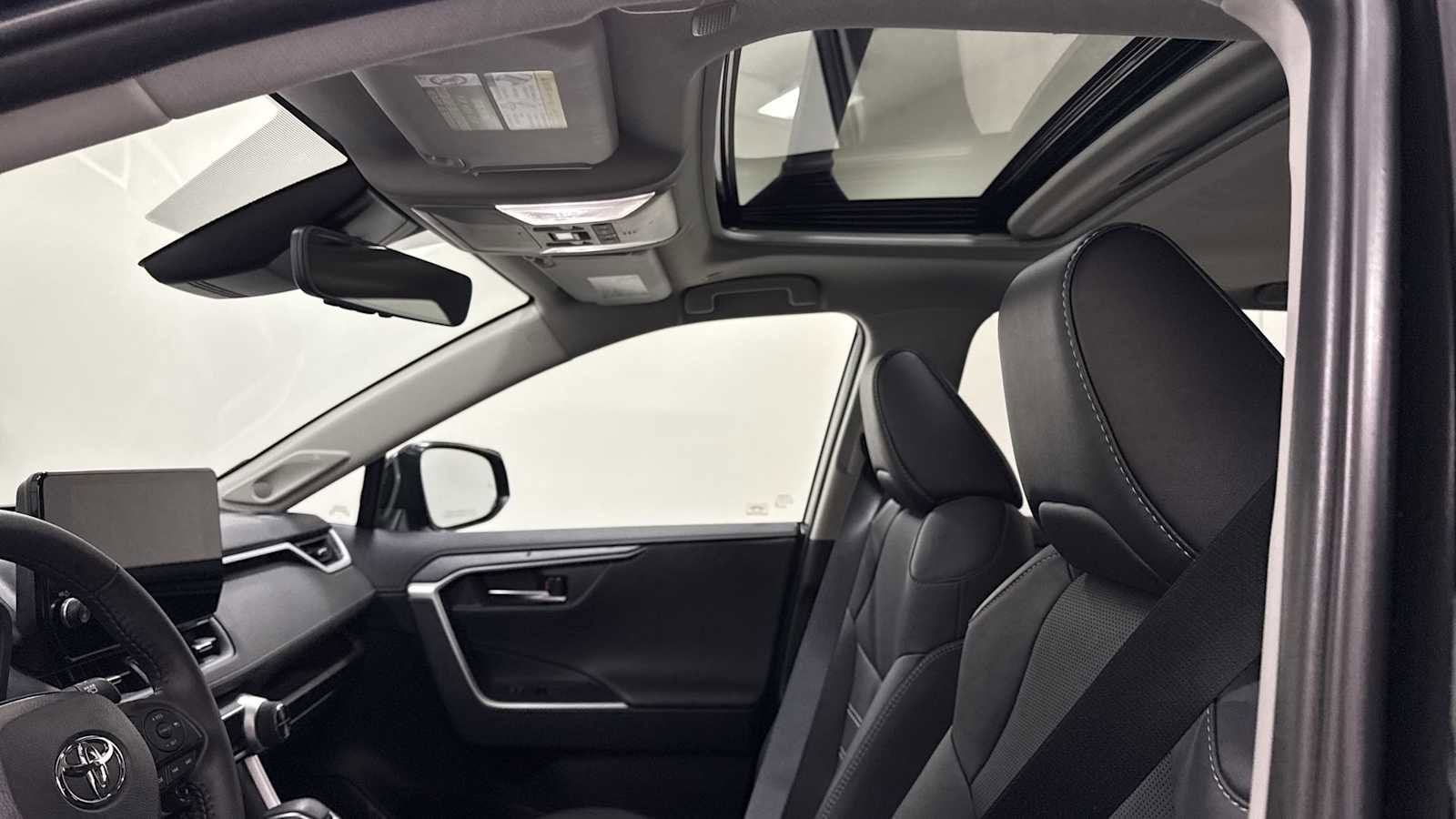 Thumbnail: 2025 Toyota RAV4 - 24