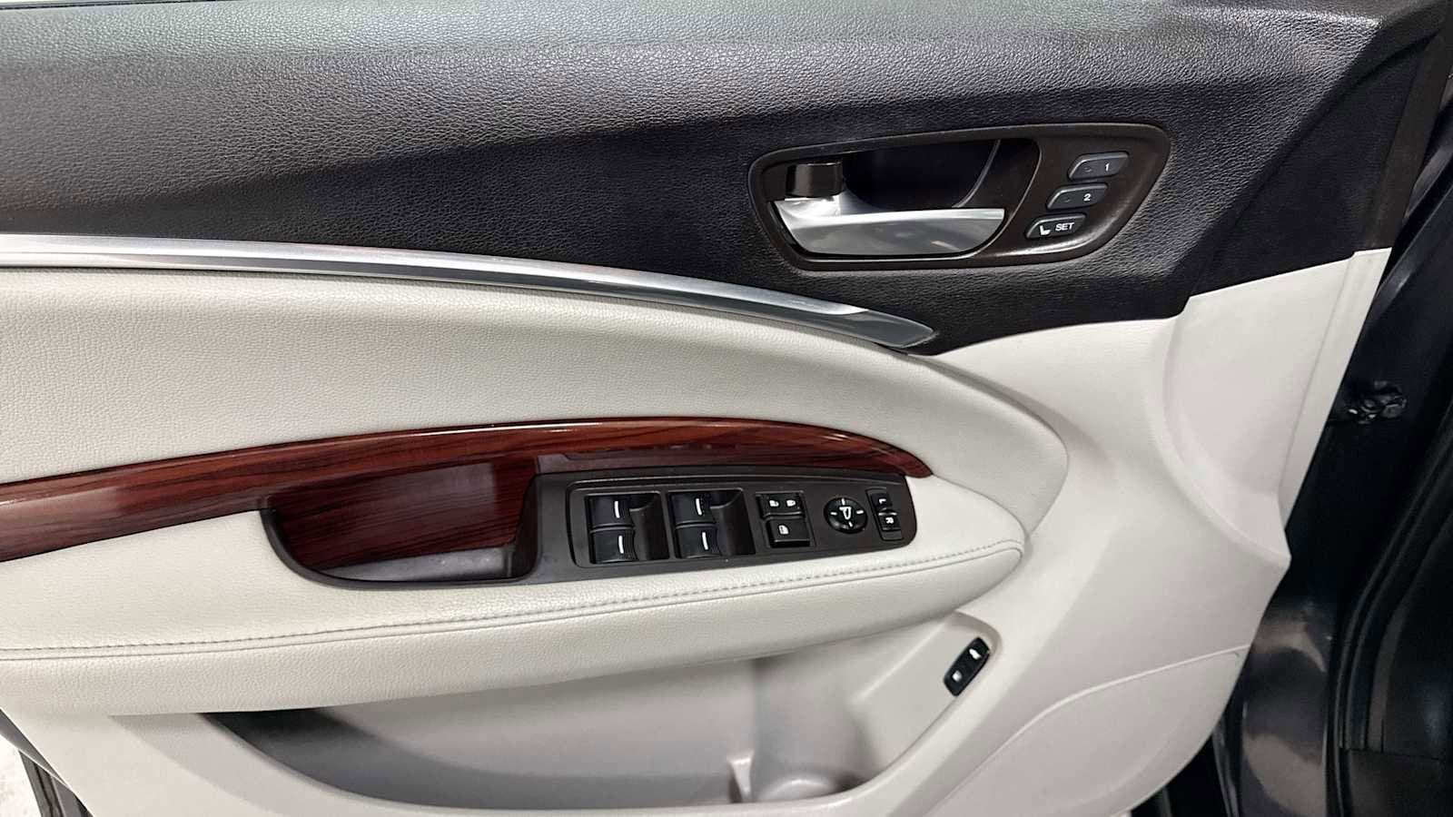 Thumbnail: 2016 Acura MDX - 15