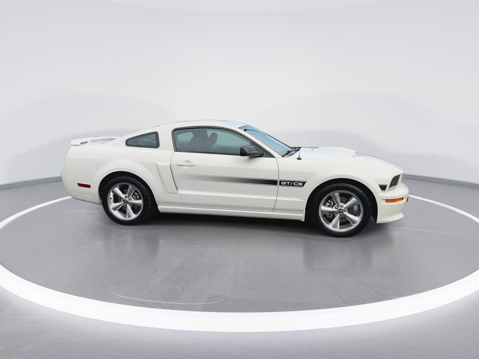 Thumbnail: 2008 Ford Mustang - 9