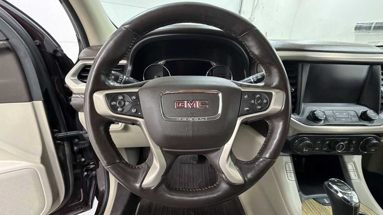 Thumbnail: 2017 GMC Acadia - 16