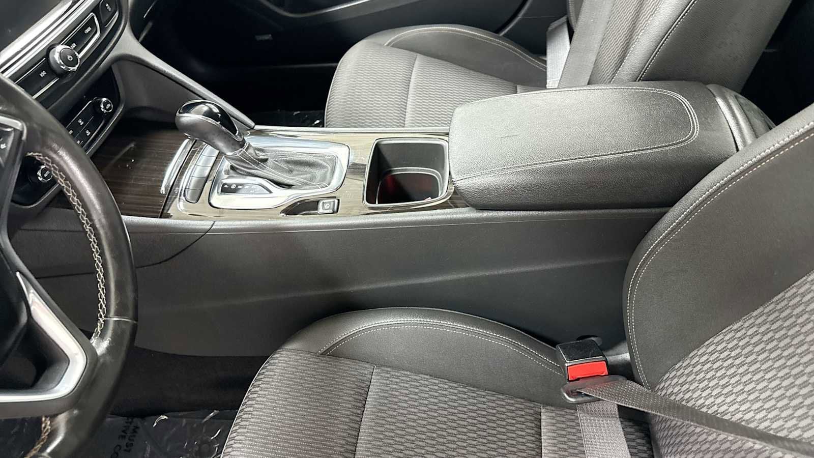 Thumbnail: 2019 Buick Regal - 23