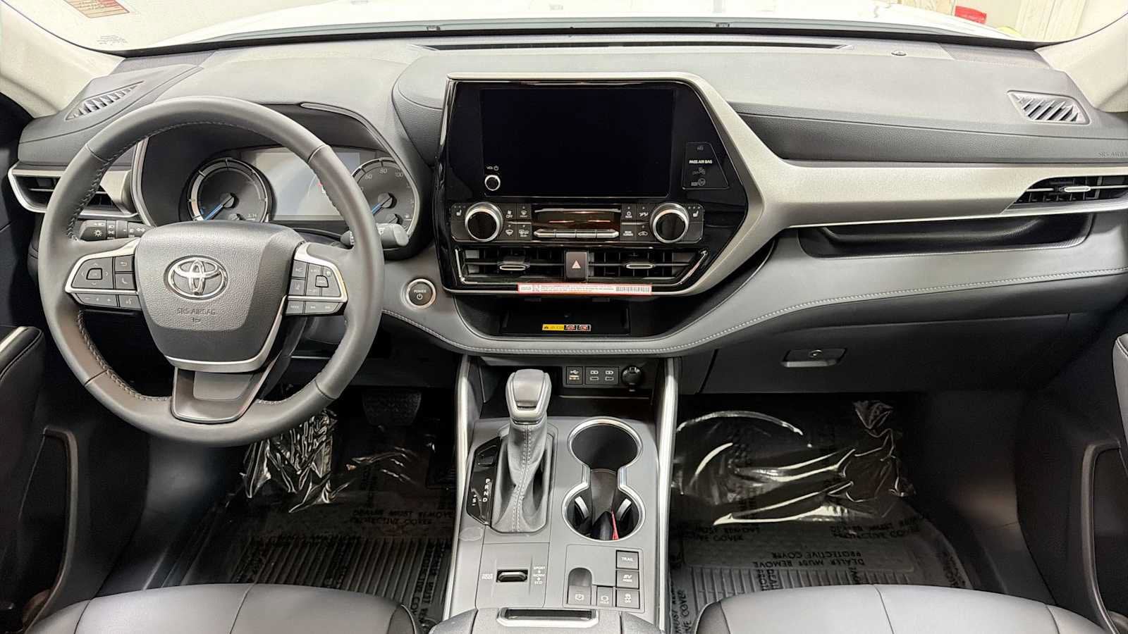 Thumbnail: 2026 Toyota Highlander - 28