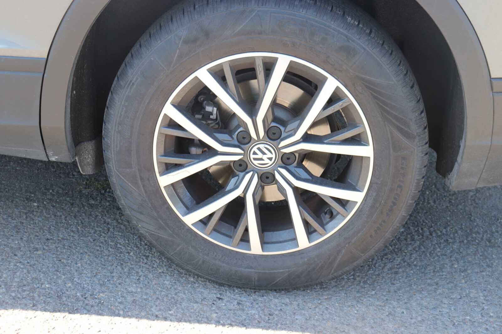 Thumbnail: 2021 Volkswagen Tiguan - 9