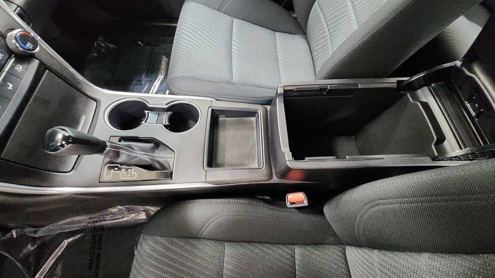 Thumbnail: 2016 Toyota Camry - 22