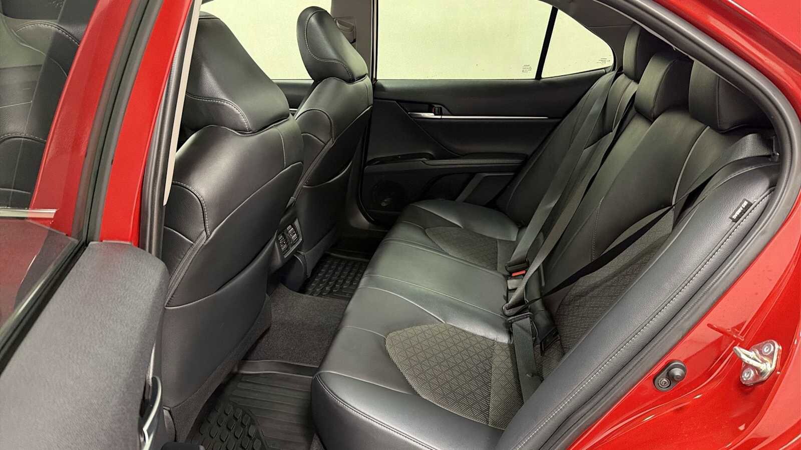 Thumbnail: 2019 Toyota Camry - 24