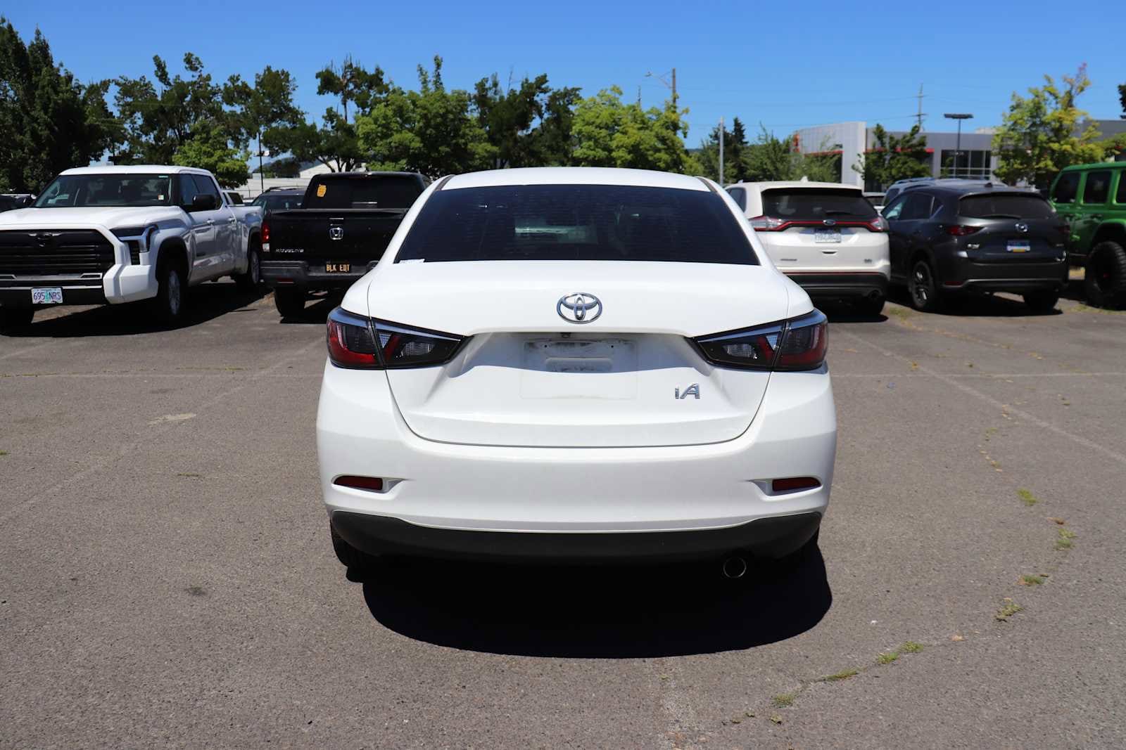 Thumbnail: 2017 Toyota Yaris iA - 6
