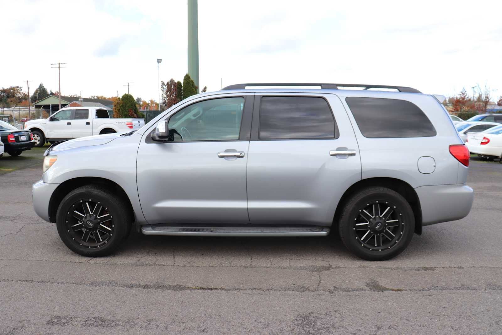 Thumbnail: 2010 Toyota Sequoia - 8