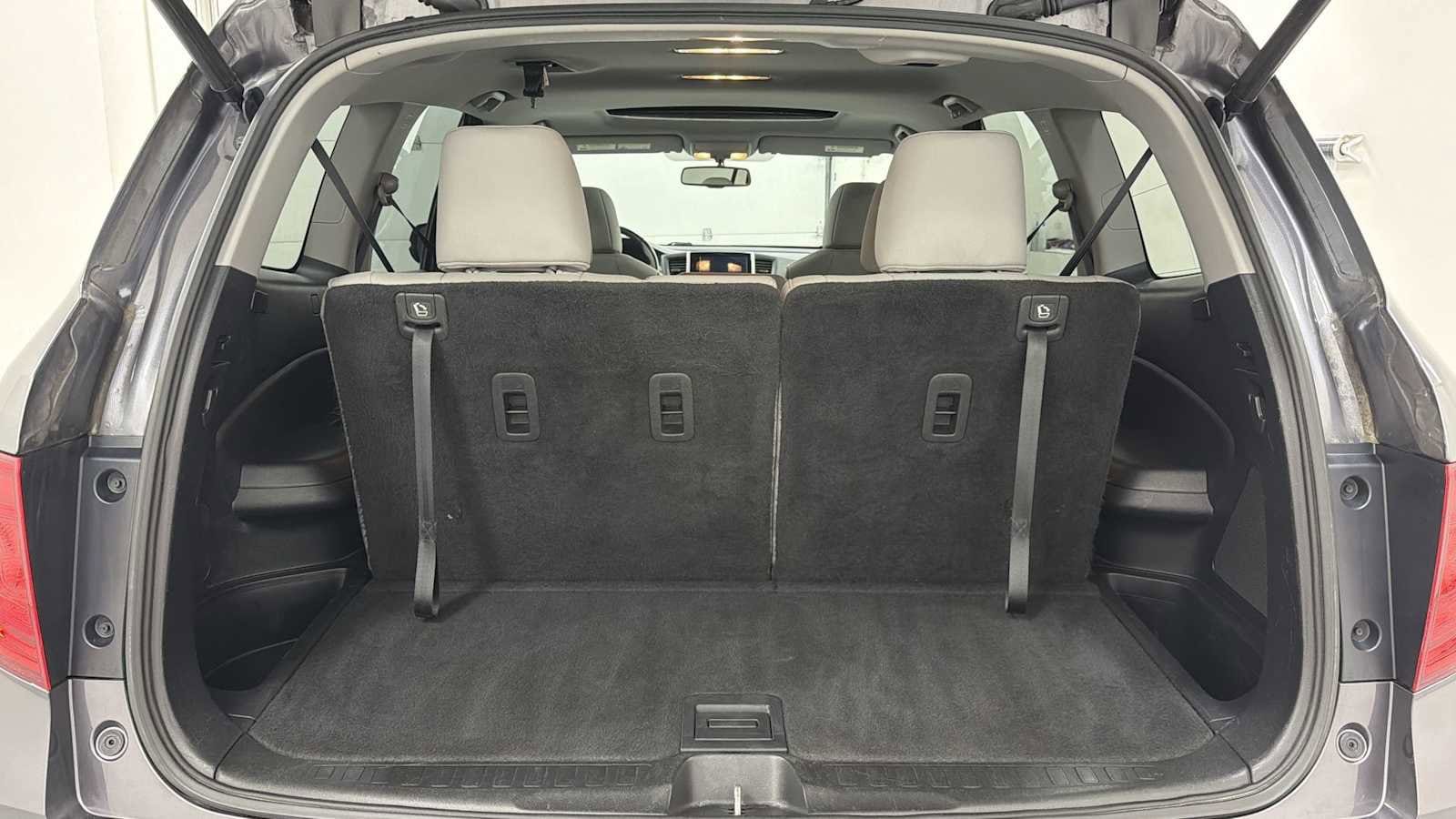 Thumbnail: 2017 Honda Pilot - 28