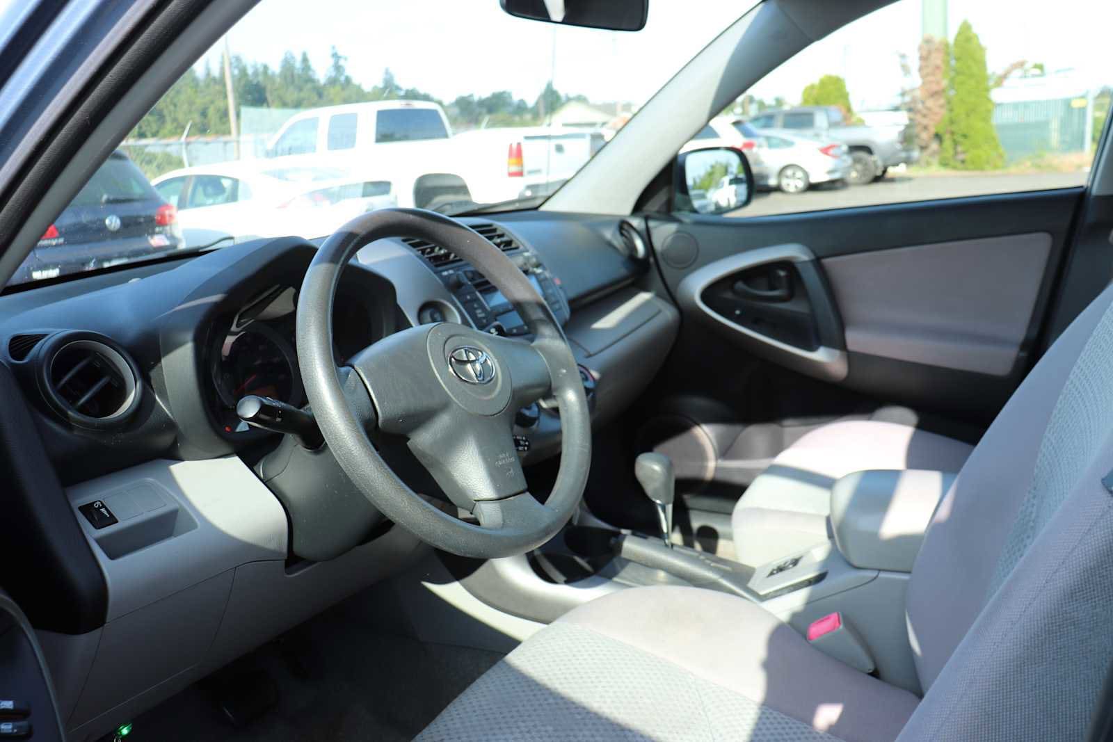2007 Toyota RAV4 Base 10