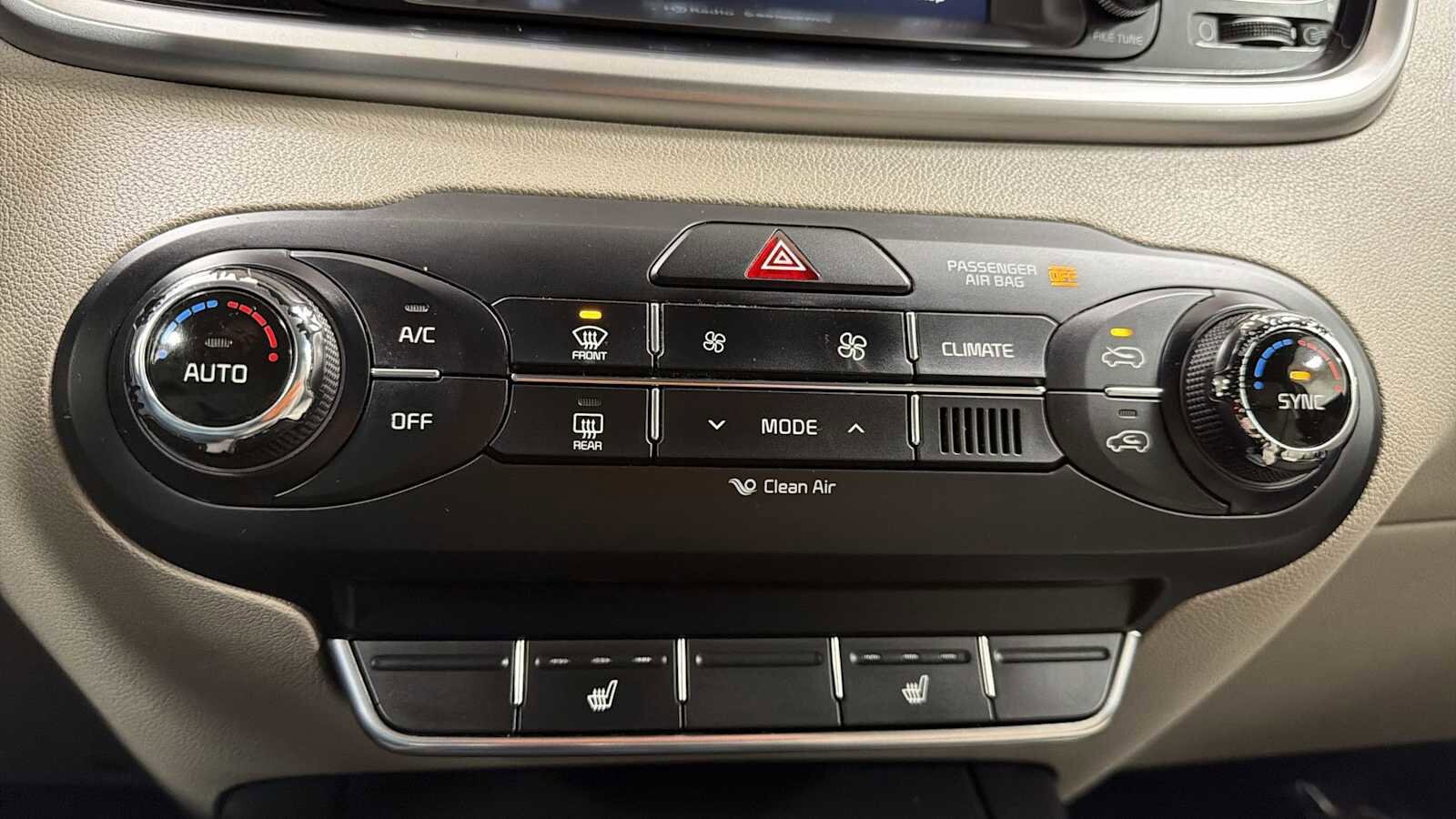 Thumbnail: 2017 Kia Sorento - 20