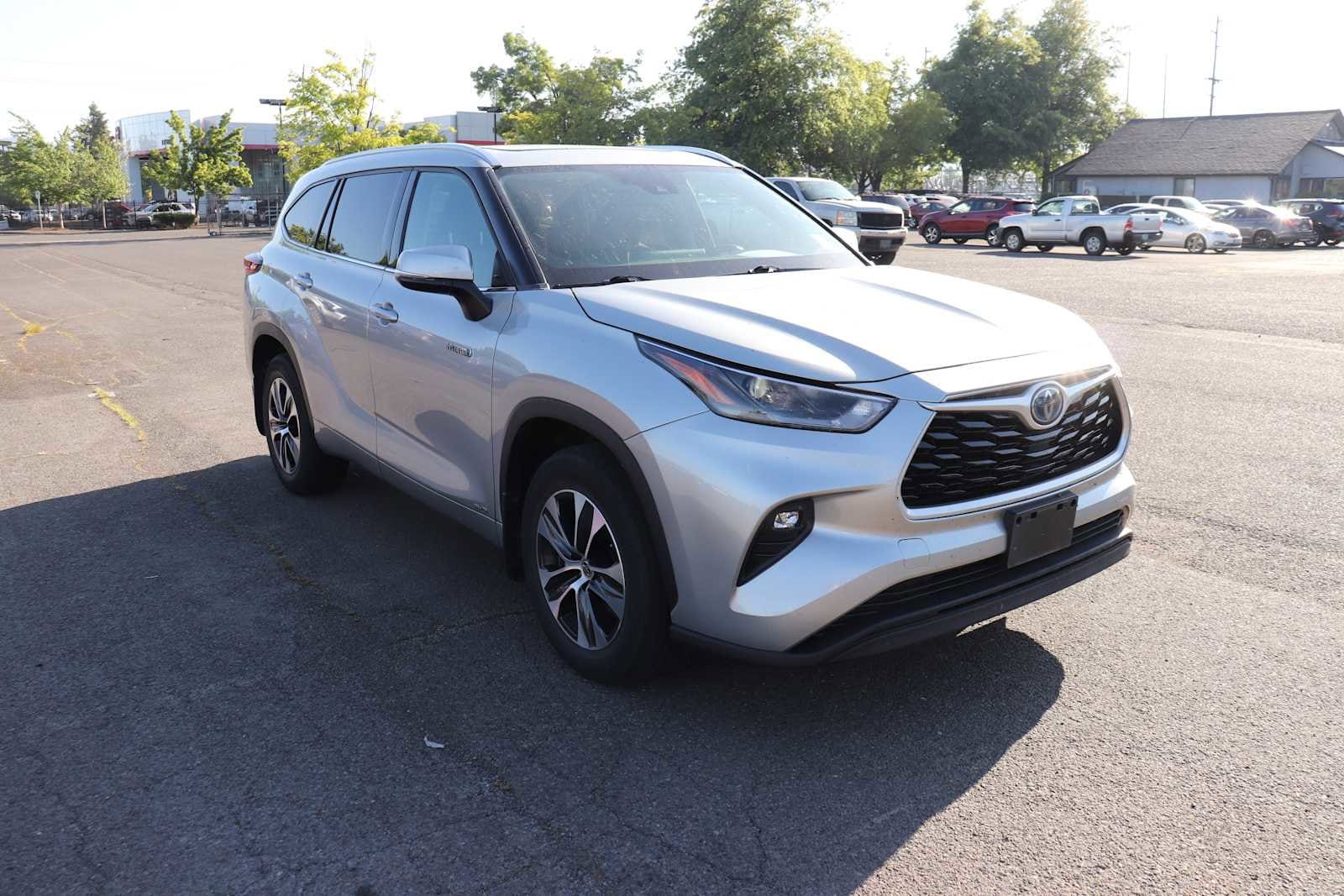 Thumbnail: 2021 Toyota Highlander - 2