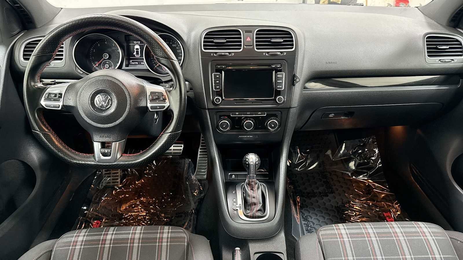 Thumbnail: 2013 Volkswagen Golf - 25