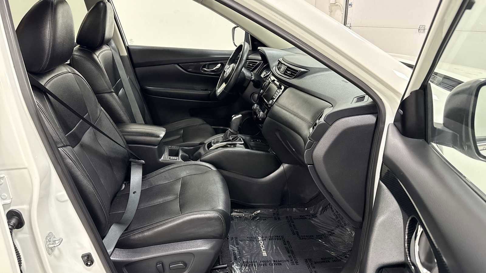 Thumbnail: 2020 Nissan Rogue - 30