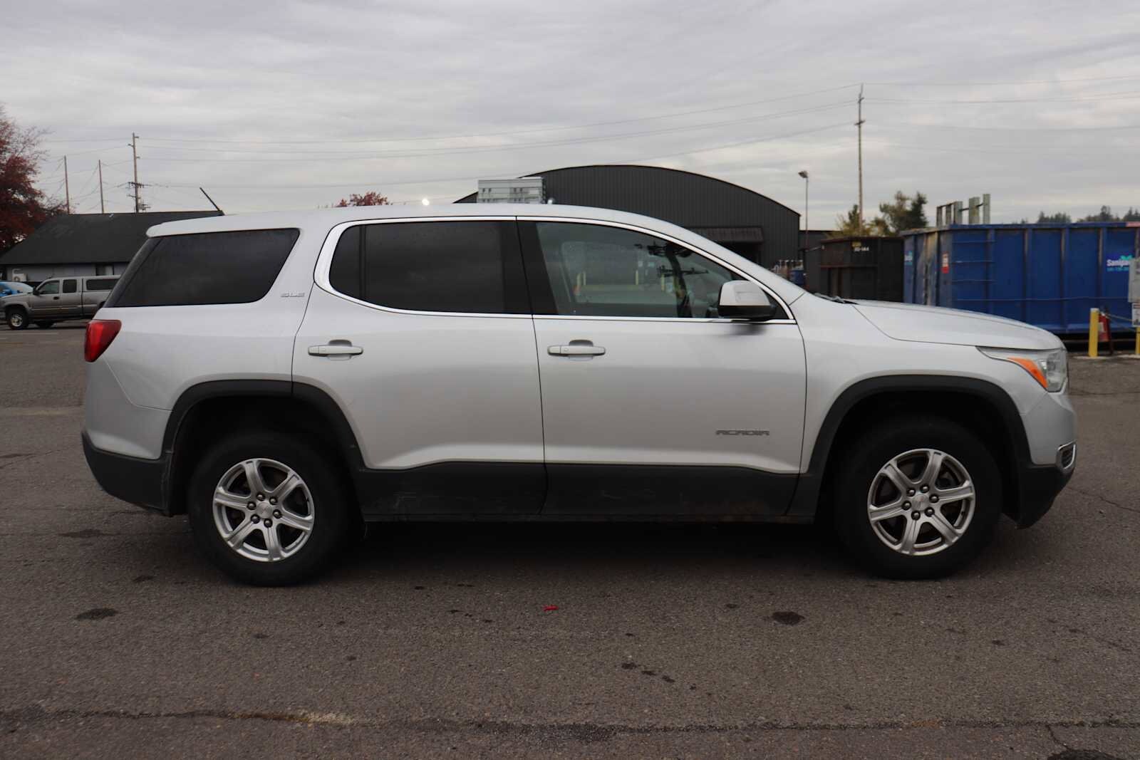 2019 Gmc Acadia SLE photo 3