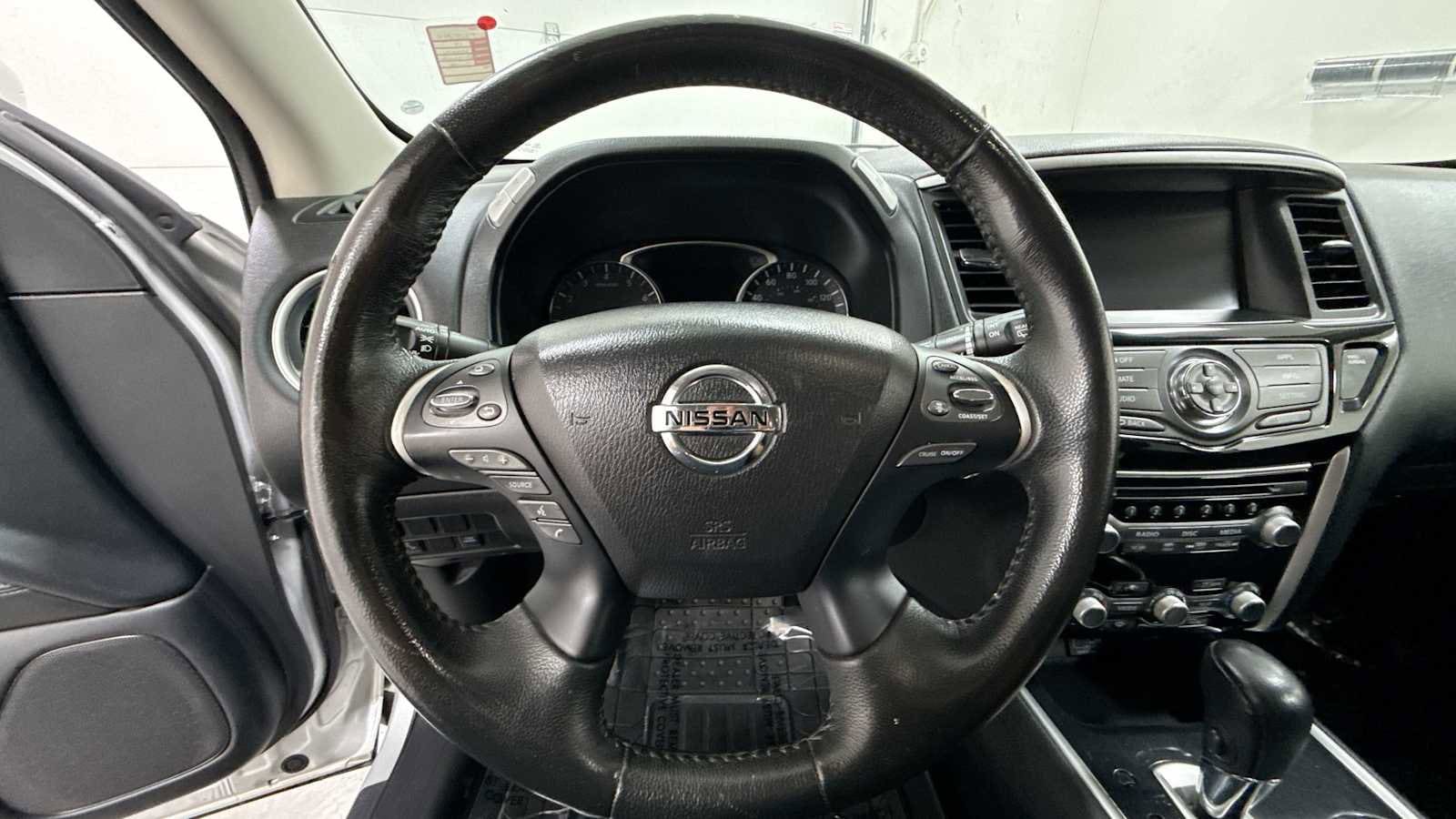 Thumbnail: 2019 Nissan Pathfinder - 16