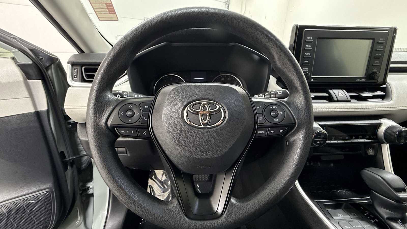 Thumbnail: 2021 Toyota RAV4 - 16