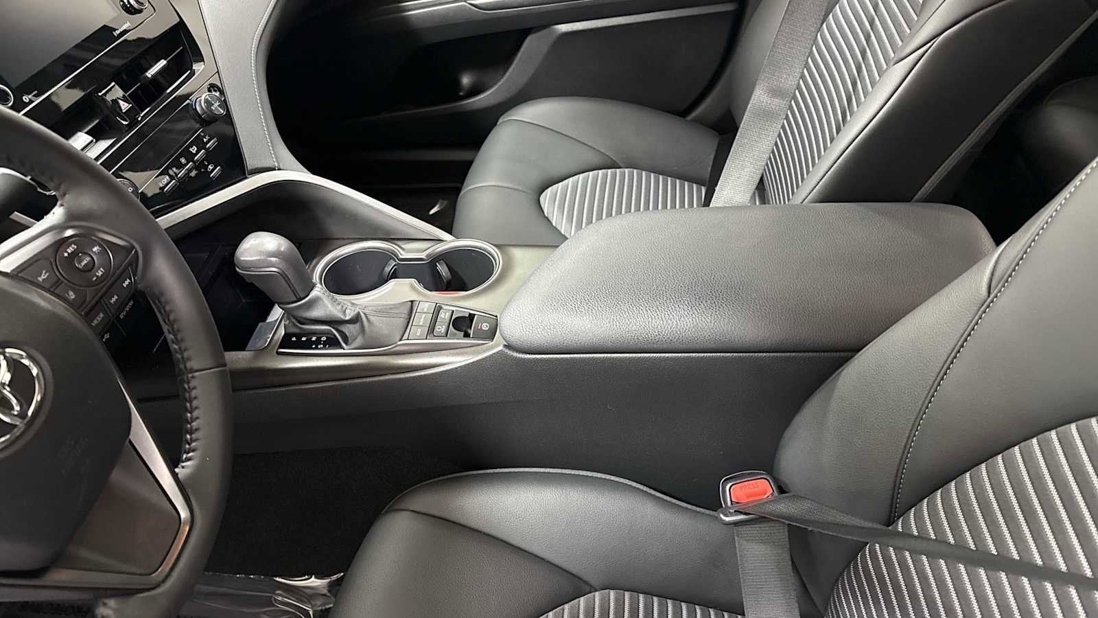 Thumbnail: 2023 Toyota Camry - 22