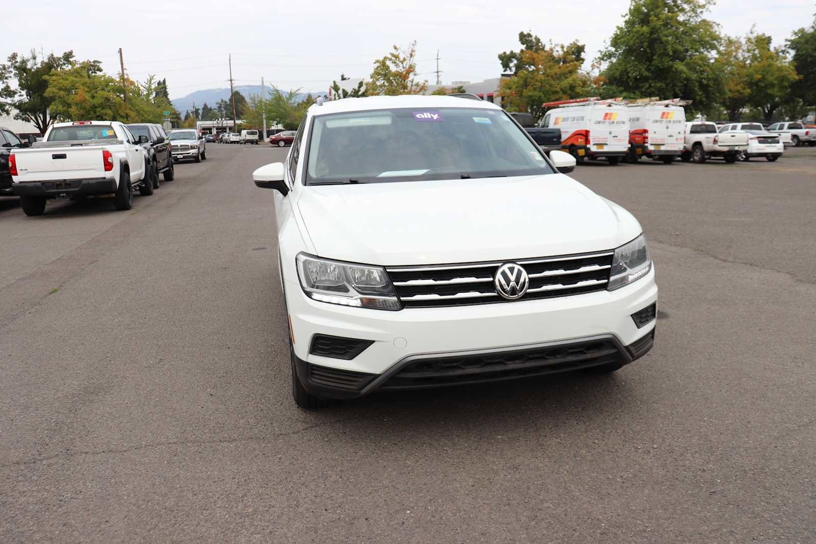Thumbnail: 2020 Volkswagen Tiguan - 3