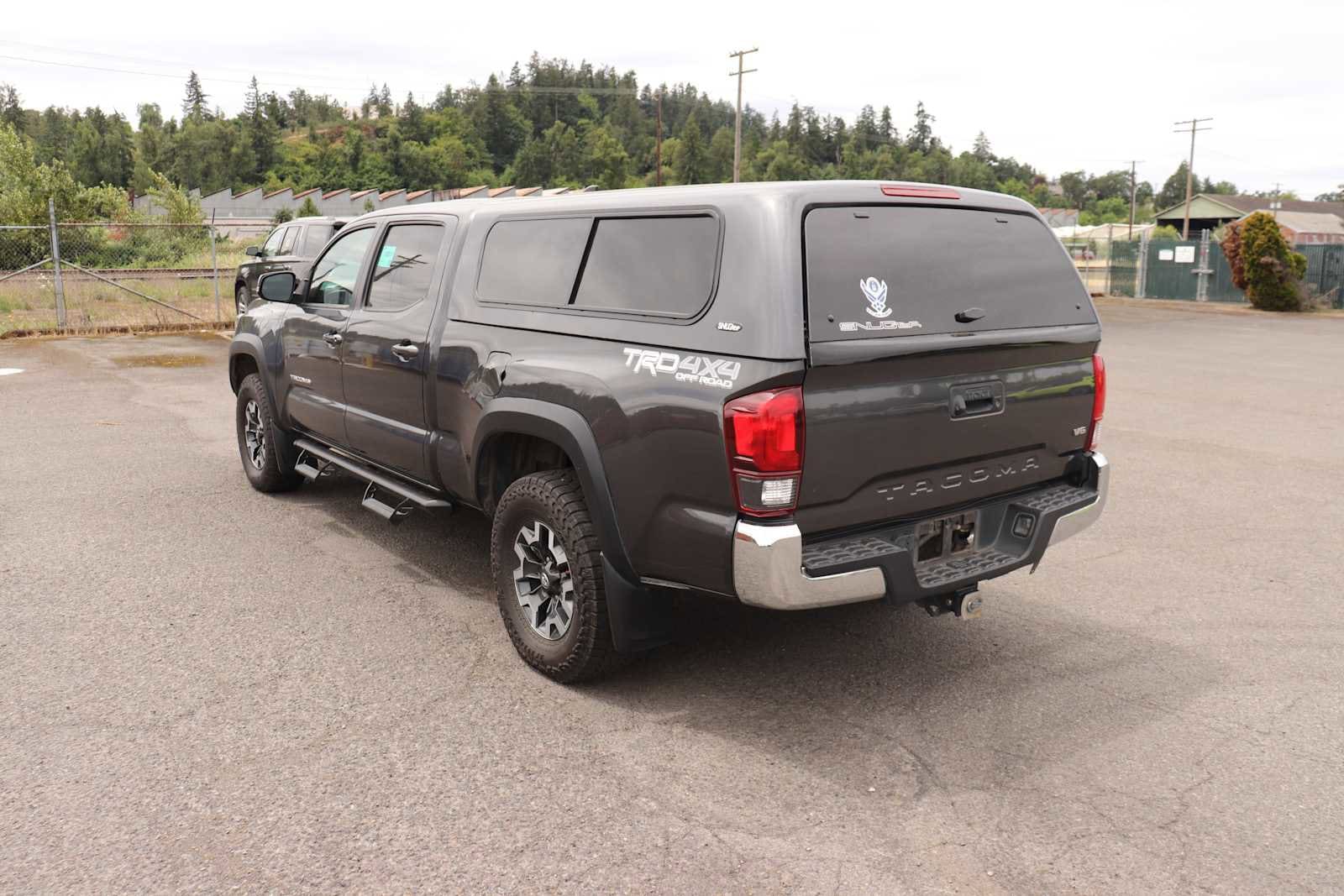 Thumbnail: 2018 Toyota Tacoma - 7