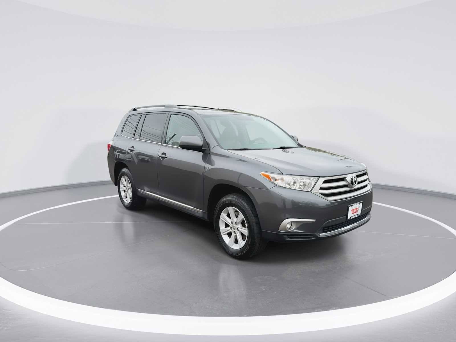Used 2013 Toyota Highlander Base with VIN 5TDBK3EH4DS256583 for sale in Springfield, OR