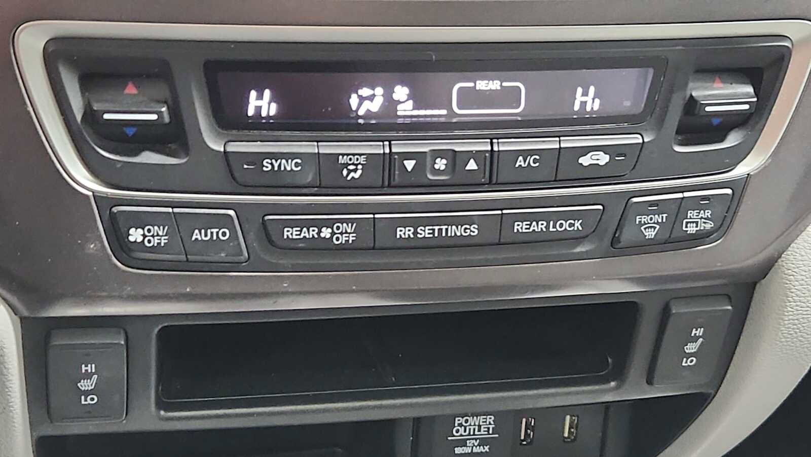 Thumbnail: 2017 Honda Pilot - 20