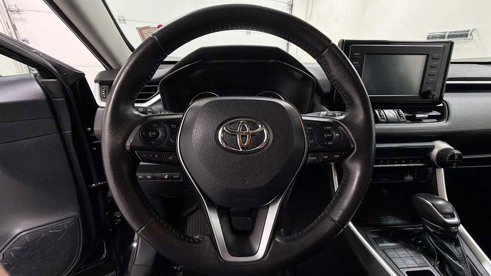Thumbnail: 2019 Toyota RAV4 - 16