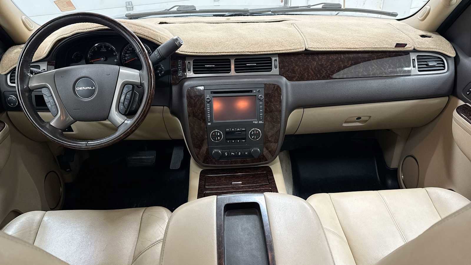 Thumbnail: 2014 GMC Yukon - 28