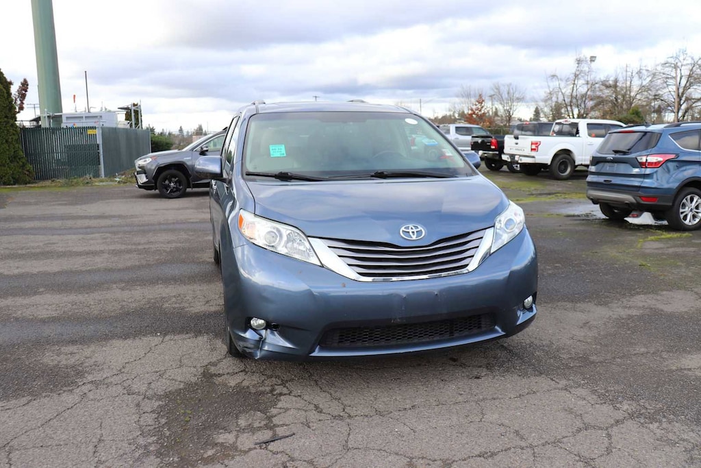 Used 2016 Toyota Sienna XLE 8 Passenger Van