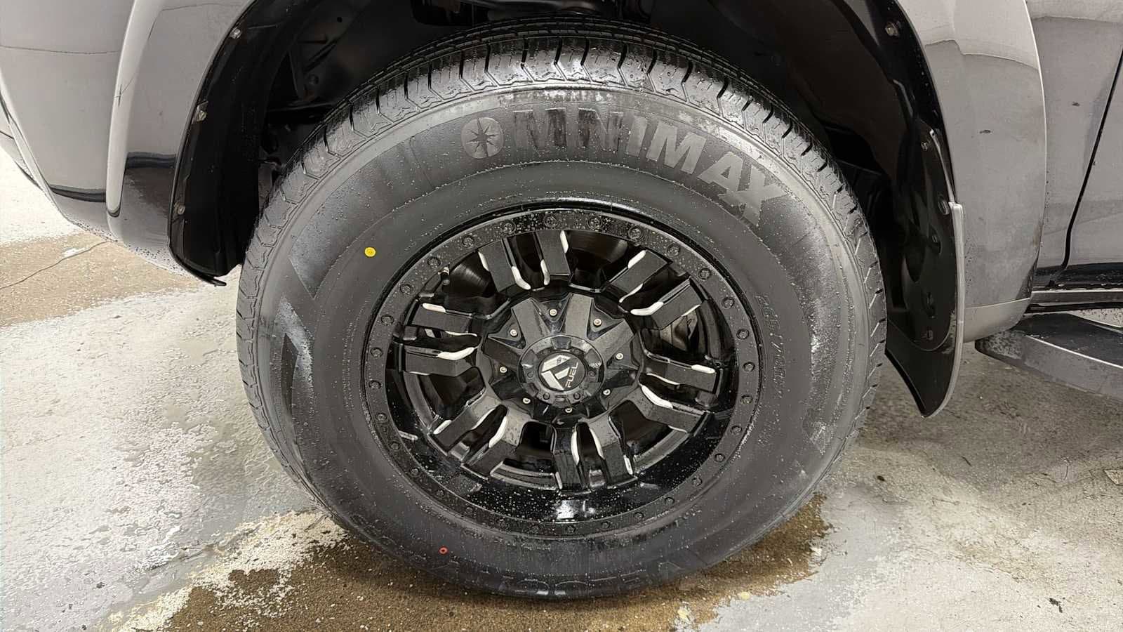 Thumbnail: 2020 Toyota 4Runner - 10